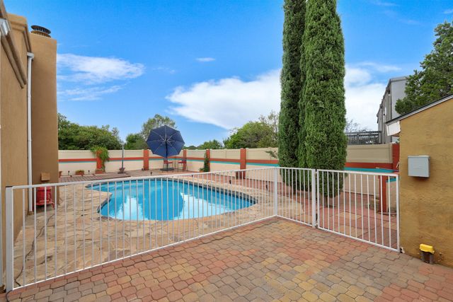 9211 Cascajo Drive NE, Albuquerque, NM 87111