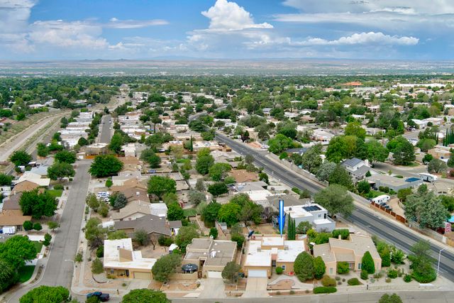 9211 Cascajo Drive NE, Albuquerque, NM 87111