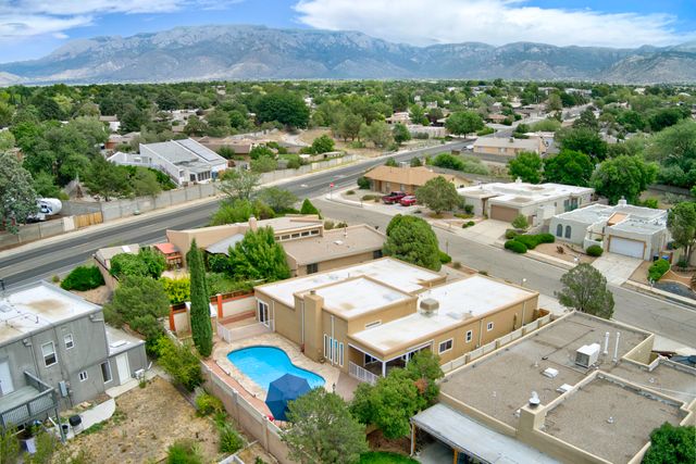 9211 Cascajo Drive NE, Albuquerque, NM 87111