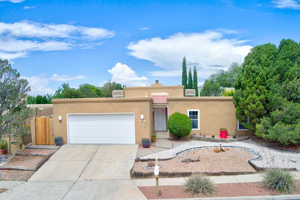 9211 Cascajo Drive NE, Albuquerque, NM 87111