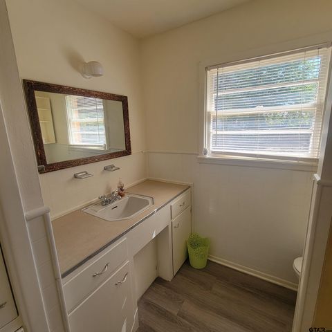 1515 E 6th Street, Tyler, TX 75701