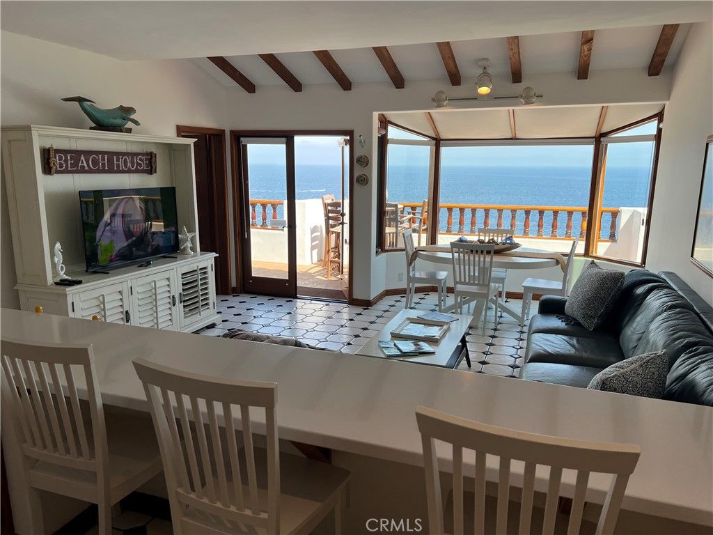 Image 4 of property listing at 38 Camino De Flores, Avalon, CA 90704