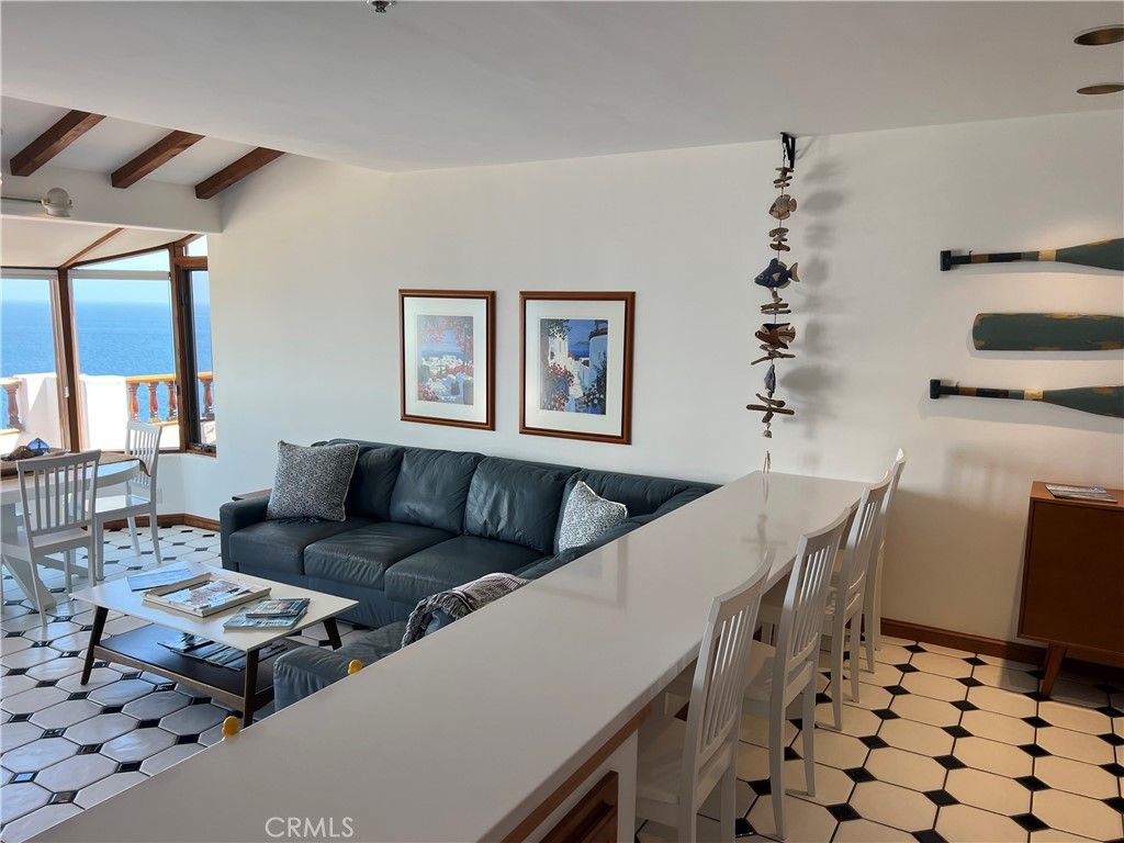 Image 7 of property listing at 38 Camino De Flores, Avalon, CA 90704