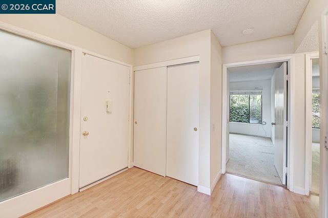 1400 Canyonwood Ct 6, Walnut Creek, CA 94595