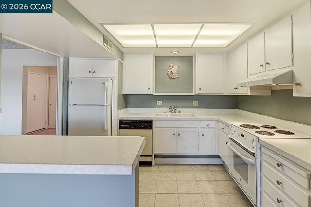 1400 Canyonwood Ct 6, Walnut Creek, CA 94595