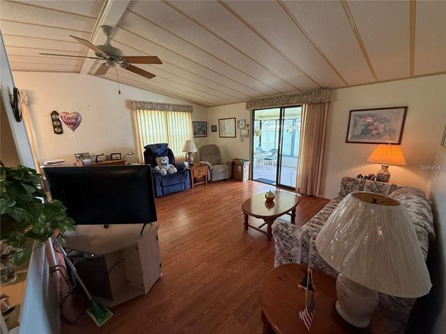 1532 W SCHWARTZ BOULEVARD, Lady Lake, FL 32159