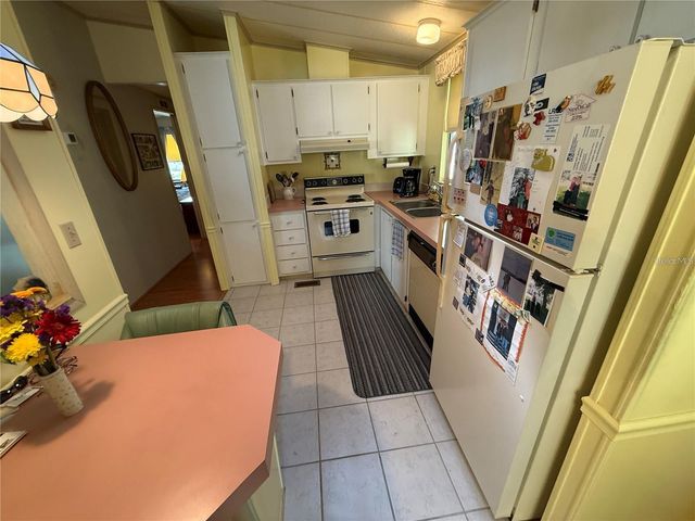 1532 W SCHWARTZ BOULEVARD, Lady Lake, FL 32159