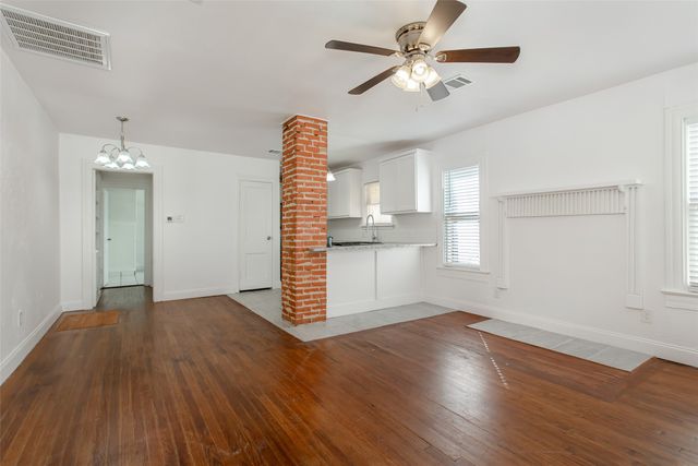 6112 Llano Avenue, Dallas, TX 75214