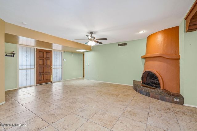 2721 N Dos Hombres Drive, Tucson, AZ 85715