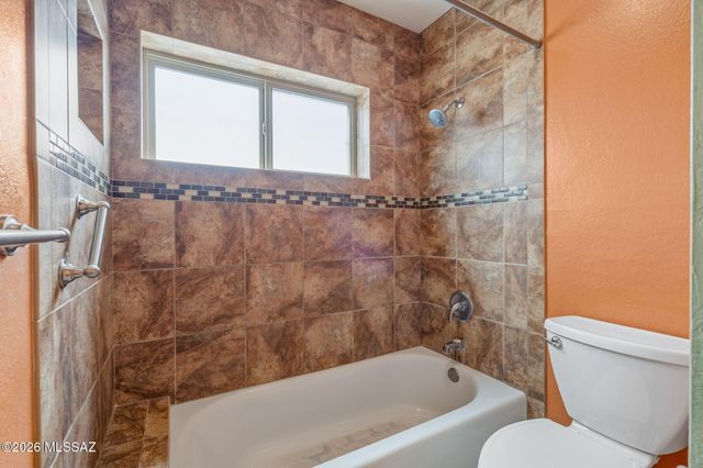 2721 N Dos Hombres Drive, Tucson, AZ 85715