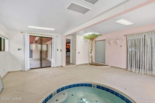 2721 N Dos Hombres Drive, Tucson, AZ 85715