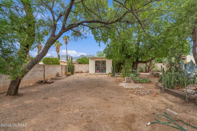 2721 N Dos Hombres Drive, Tucson, AZ 85715
