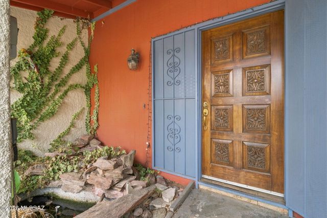 2721 N Dos Hombres Drive, Tucson, AZ 85715