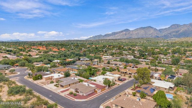 2721 N Dos Hombres Drive, Tucson, AZ 85715