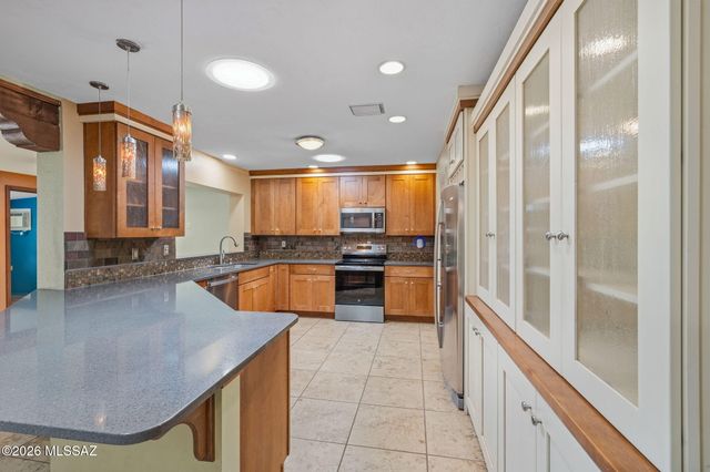 2721 N Dos Hombres Drive, Tucson, AZ 85715