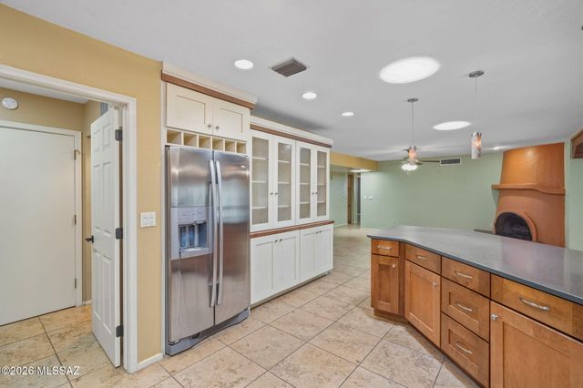 2721 N Dos Hombres Drive, Tucson, AZ 85715