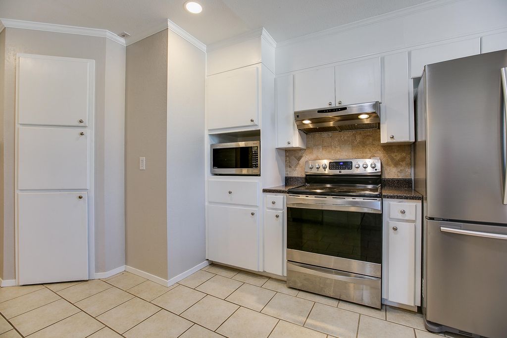 Image 14 of property listing at 725 Ranch To Market Road 584, San Angelo, TX 76904