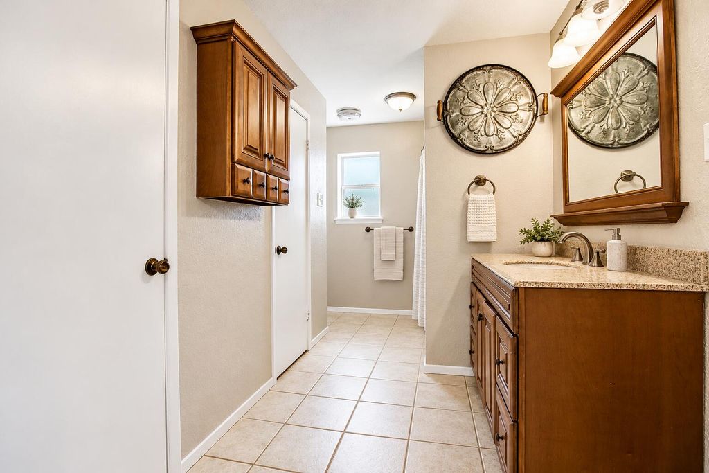Image 21 of property listing at 725 Ranch To Market Road 584, San Angelo, TX 76904