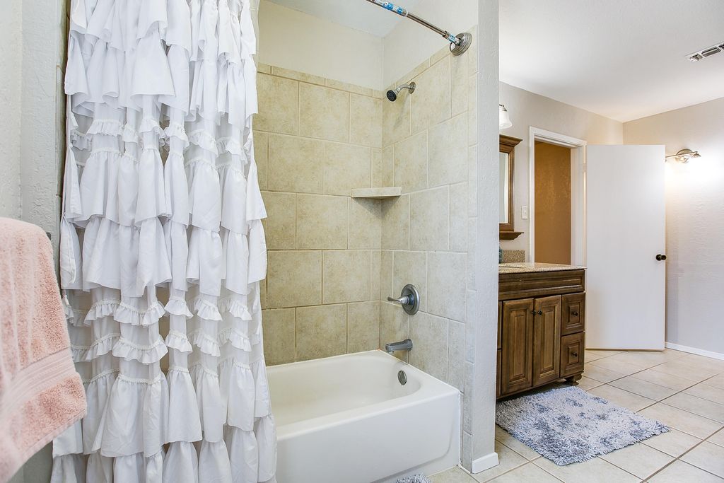 Image 27 of property listing at 725 Ranch To Market Road 584, San Angelo, TX 76904