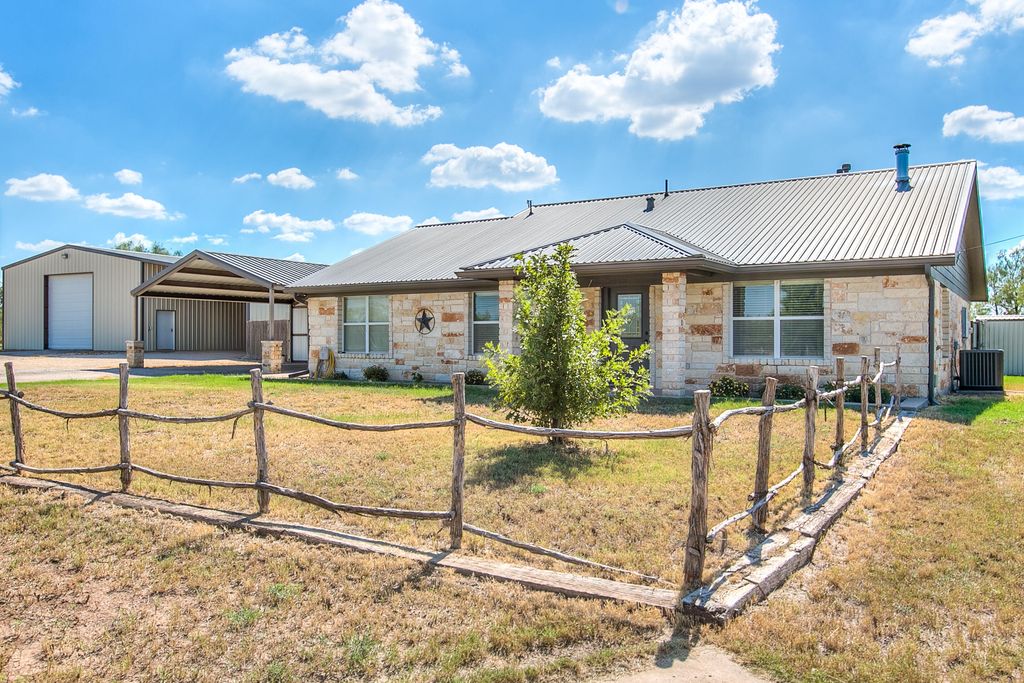 Image 3 of property listing at 725 Ranch To Market Road 584, San Angelo, TX 76904