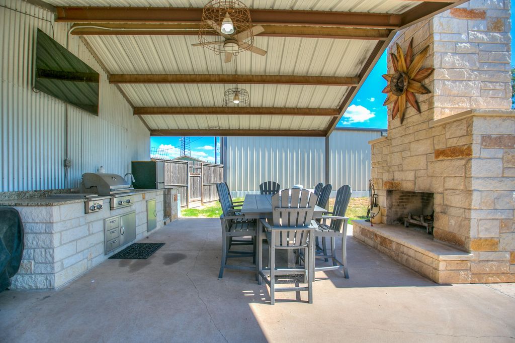 Image 30 of property listing at 725 Ranch To Market Road 584, San Angelo, TX 76904