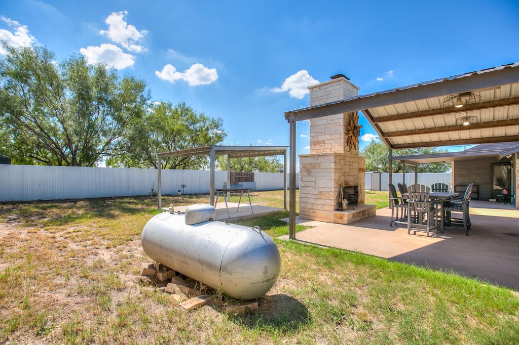 Image 32 of property listing at 725 Ranch To Market Road 584, San Angelo, TX 76904