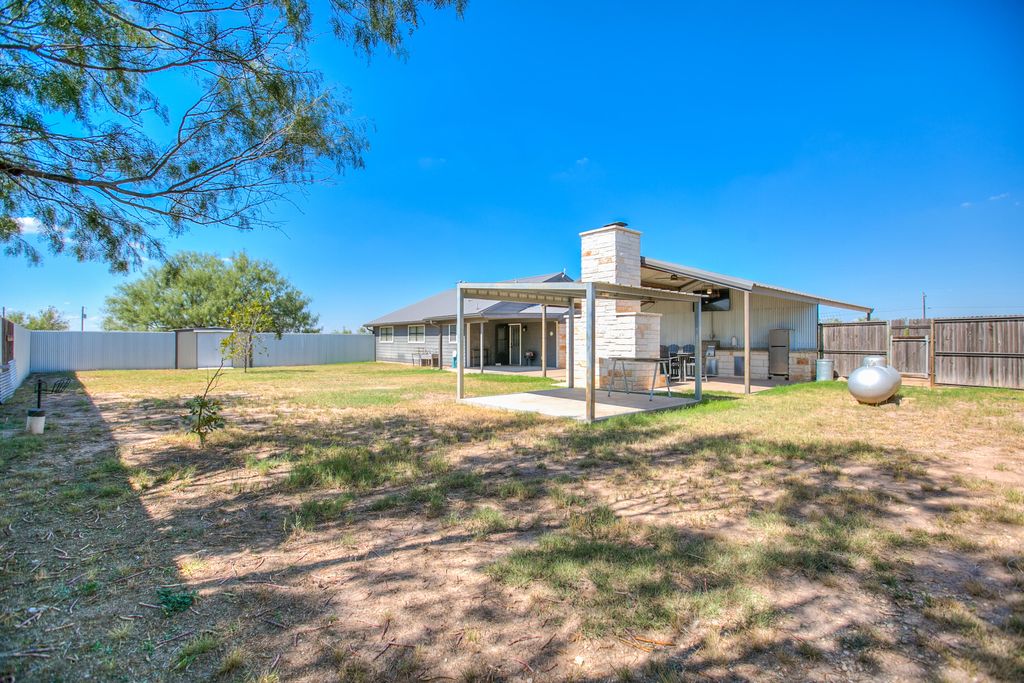 Image 33 of property listing at 725 Ranch To Market Road 584, San Angelo, TX 76904