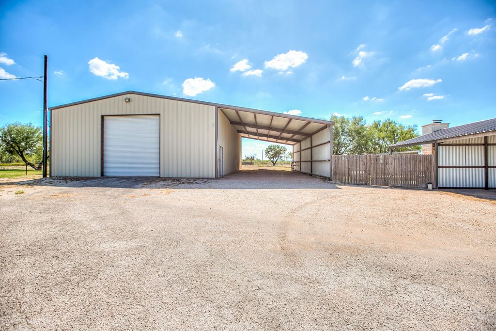 Image 40 of property listing at 725 Ranch To Market Road 584, San Angelo, TX 76904