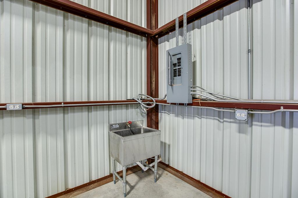 Image 44 of property listing at 725 Ranch To Market Road 584, San Angelo, TX 76904
