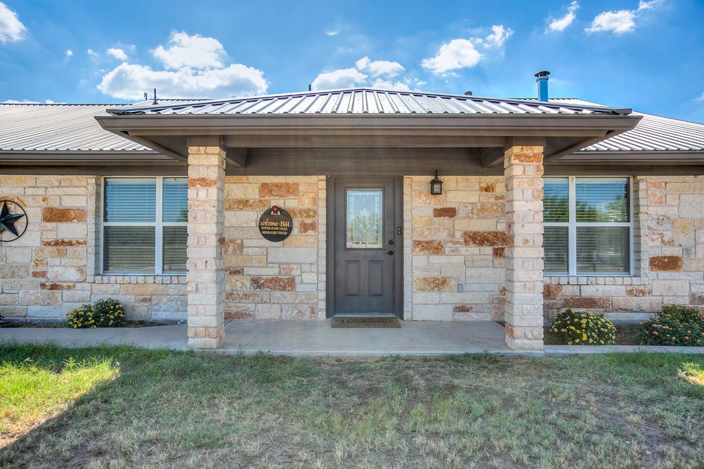 Image 5 of property listing at 725 Ranch To Market Road 584, San Angelo, TX 76904