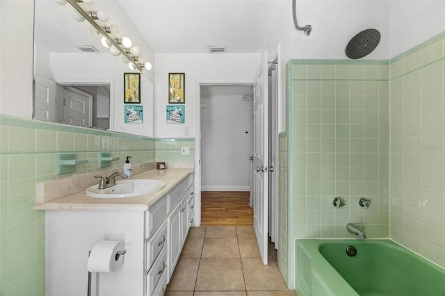 3067 KAPOK KOVE DRIVE, Clearwater, FL 33759