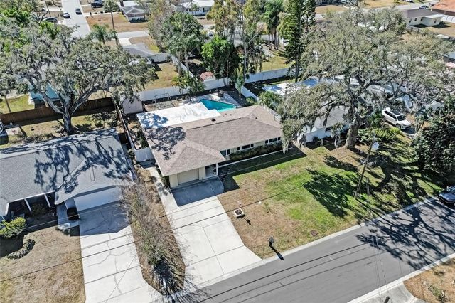 3067 KAPOK KOVE DRIVE, Clearwater, FL 33759