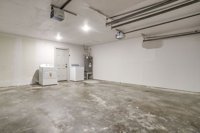 900 Vaughn Drive, Burleson, TX 76028