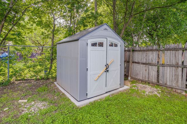 900 Vaughn Drive, Burleson, TX 76028