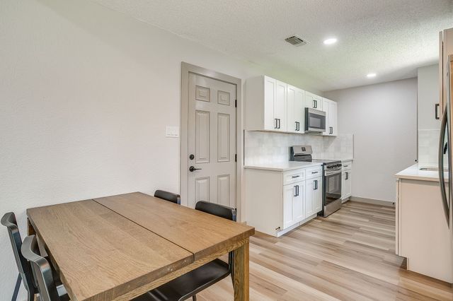 900 Vaughn Drive, Burleson, TX 76028