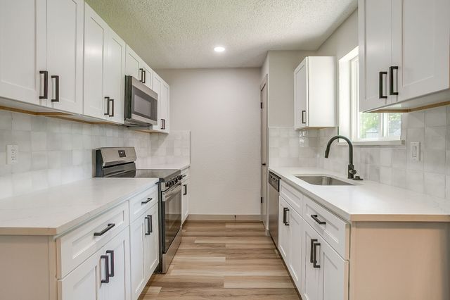 900 Vaughn Drive, Burleson, TX 76028