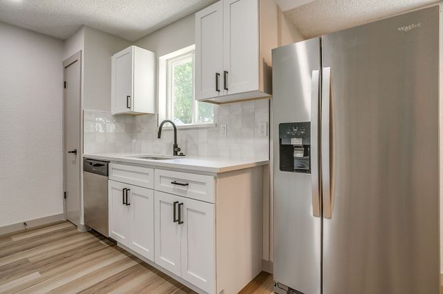 900 Vaughn Drive, Burleson, TX 76028