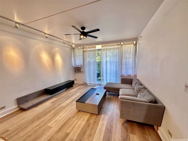 2522 Date Street 102, Honolulu, HI 96826