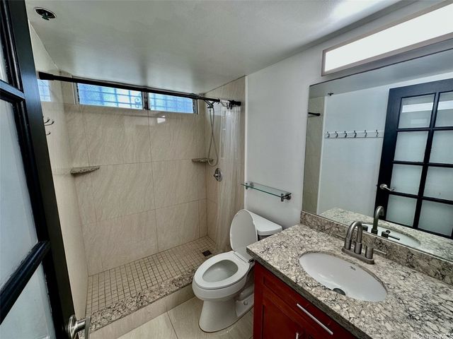 2522 Date Street 102, Honolulu, HI 96826