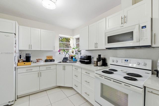 1930 SW 82nd Ave, Miami, FL 33155