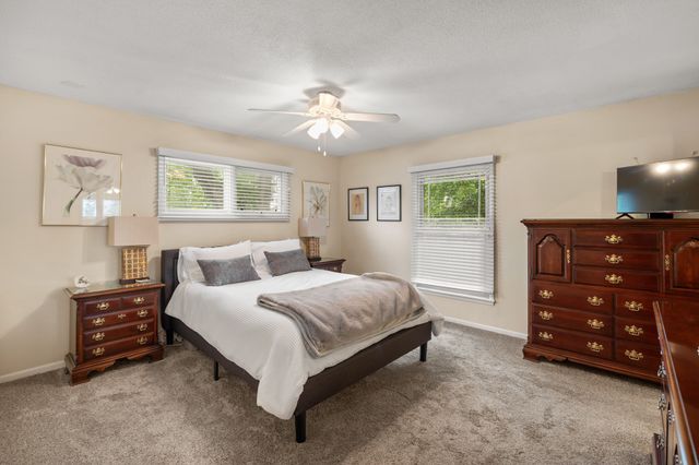 1229 NW 94th Court, Clive, IA 50325