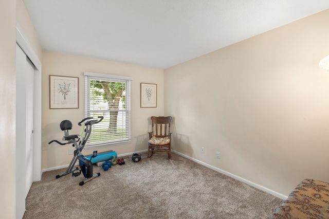 1229 NW 94th Court, Clive, IA 50325
