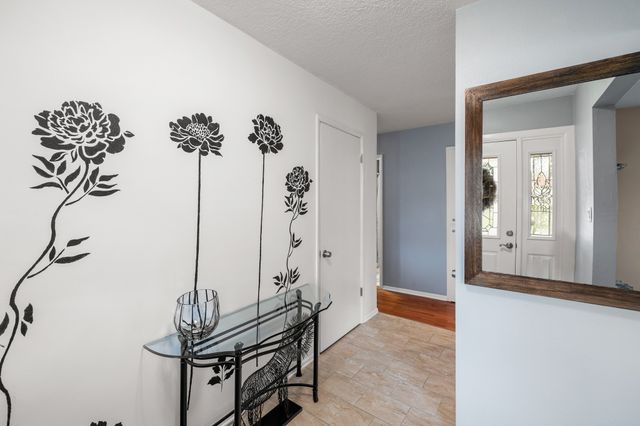 1229 NW 94th Court, Clive, IA 50325