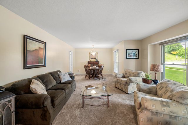 1229 NW 94th Court, Clive, IA 50325