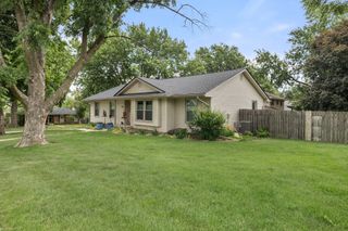 1229 NW 94th Court, Clive, IA 50325