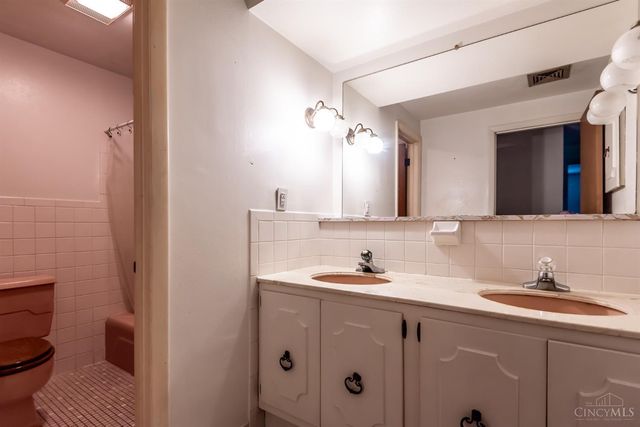 625 Sharon Drive, Fairborn, OH 45324