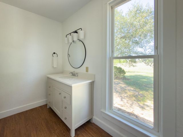 267 Bodemann LN, Lockhart, TX 78644