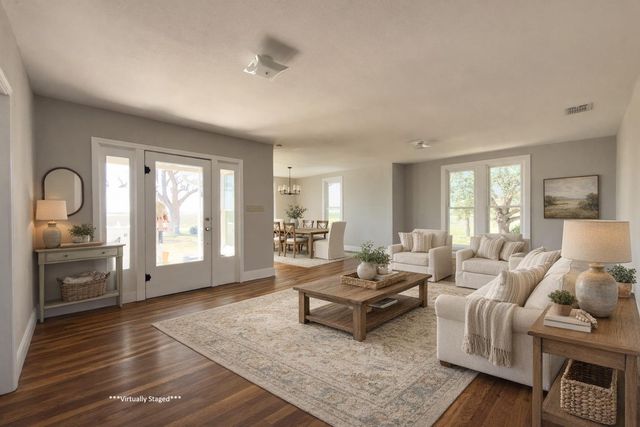 267 Bodemann LN, Lockhart, TX 78644