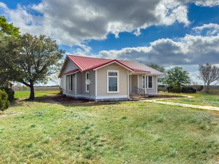 267 Bodemann LN, Lockhart, TX 78644
