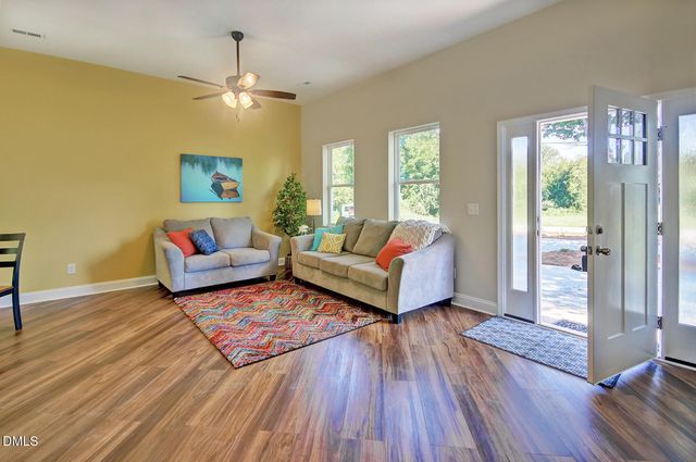 132 N State Street, Haw River, NC 27258
